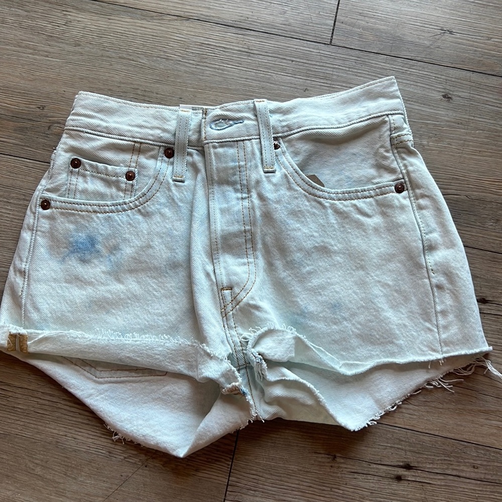 levi’s shorts size 24